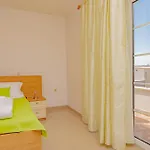 Four-bedroom In Ferienhaus