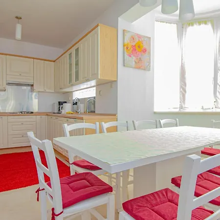 Сasa de vacaciones Four-bedroom In *