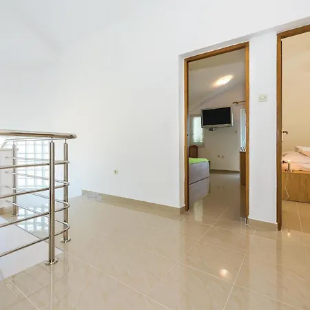 Four-bedroom In Сasa de vacaciones Brodarica (Sibenik-Knin)