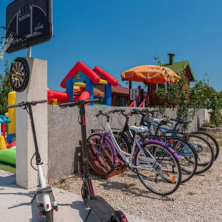 Сasa de vacaciones Four-bedroom In *