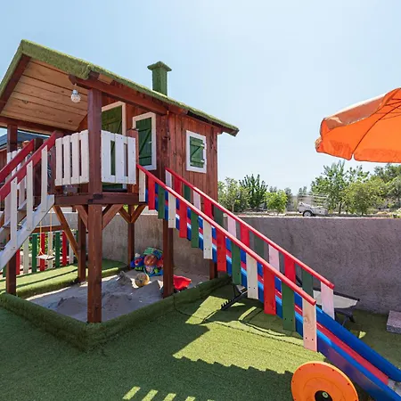 Holiday home Amazing In With House Sea View Brodarica (Sibenik-Knin)