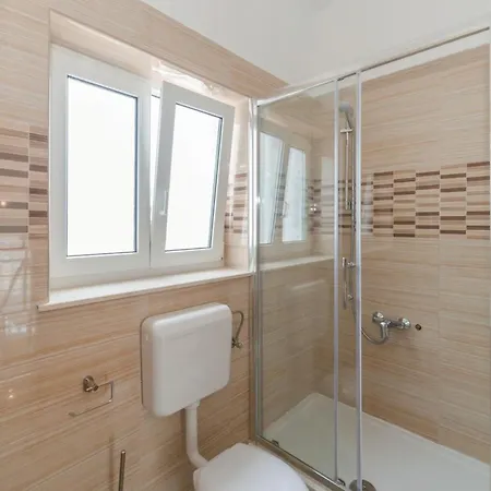 Сasa de vacaciones Four-bedroom In *