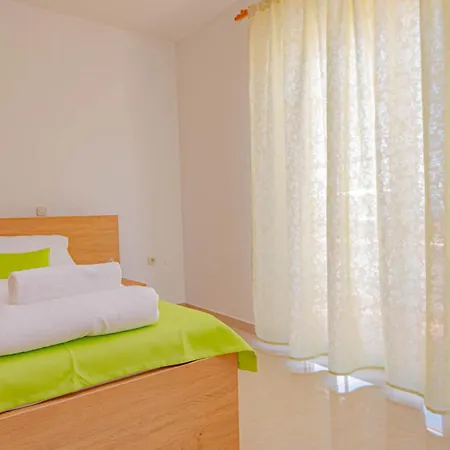 Four-bedroom In Сasa de vacaciones Brodarica (Sibenik-Knin)
