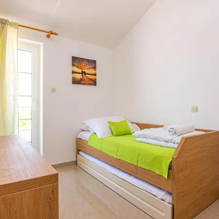 Vakantiehuis Four-bedroom In