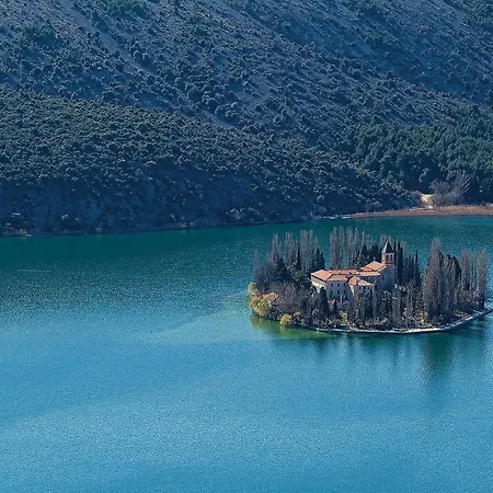 Four-bedroom In * Brodarica (Sibenik-Knin)