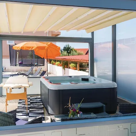 Сasa de vacaciones Four-bedroom In *