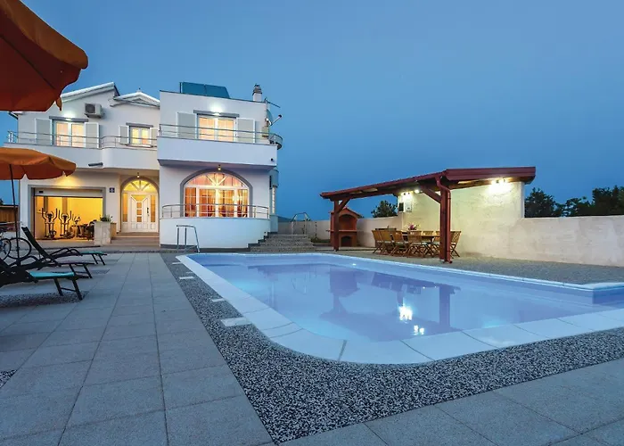 Vakantiehuis Four-bedroom In