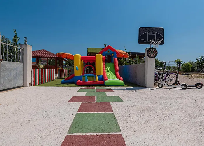 Four-bedroom In Holiday home Brodarica (Sibenik-Knin)