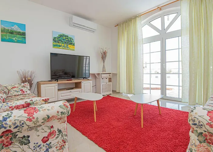Four-bedroom In Brodarica (Sibenik-Knin)