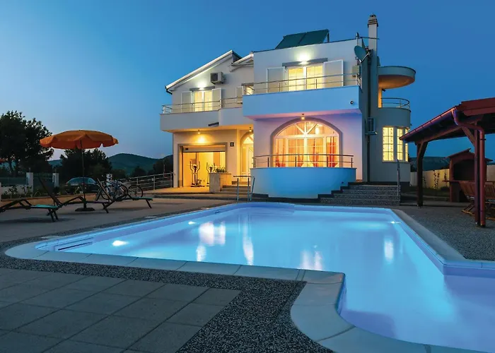 Holiday home Four-bedroom In Brodarica (Sibenik-Knin)