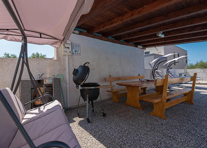 Four-bedroom In Vakantiehuis Brodarica (Sibenik-Knin)