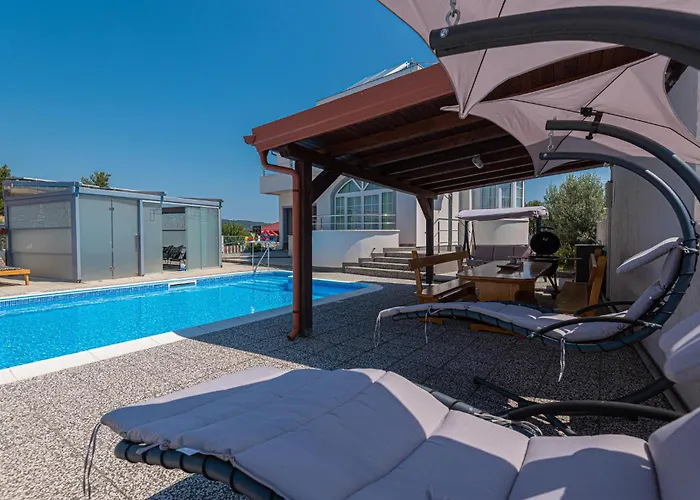 Four-bedroom In * Brodarica (Sibenik-Knin)