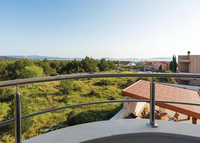 Four-bedroom In Brodarica (Sibenik-Knin)