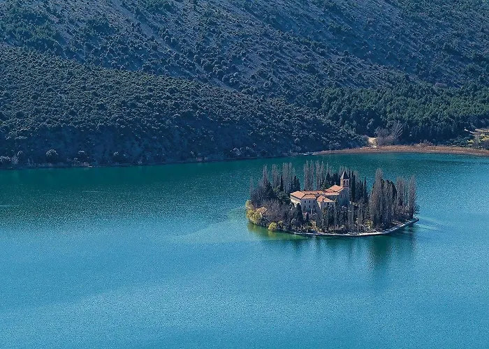 Four-bedroom In * Brodarica (Sibenik-Knin)