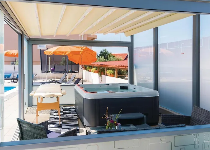 Vakantiehuis Four-bedroom In *