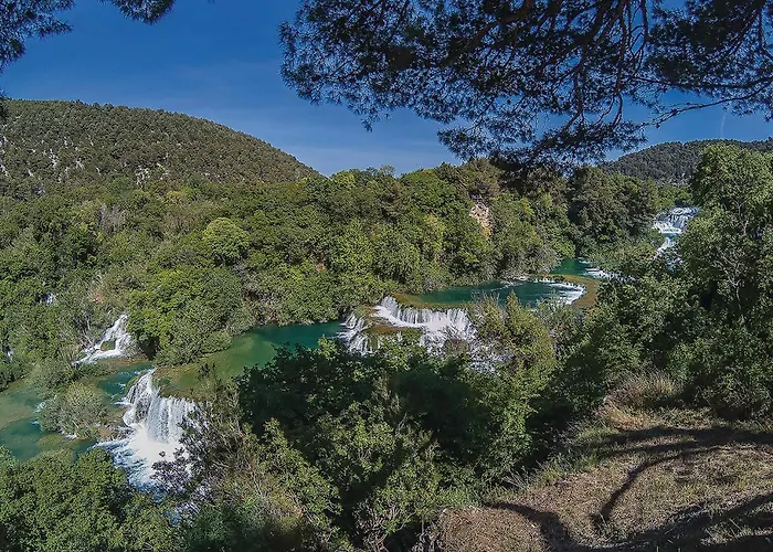 Four-bedroom In Brodarica (Sibenik-Knin)